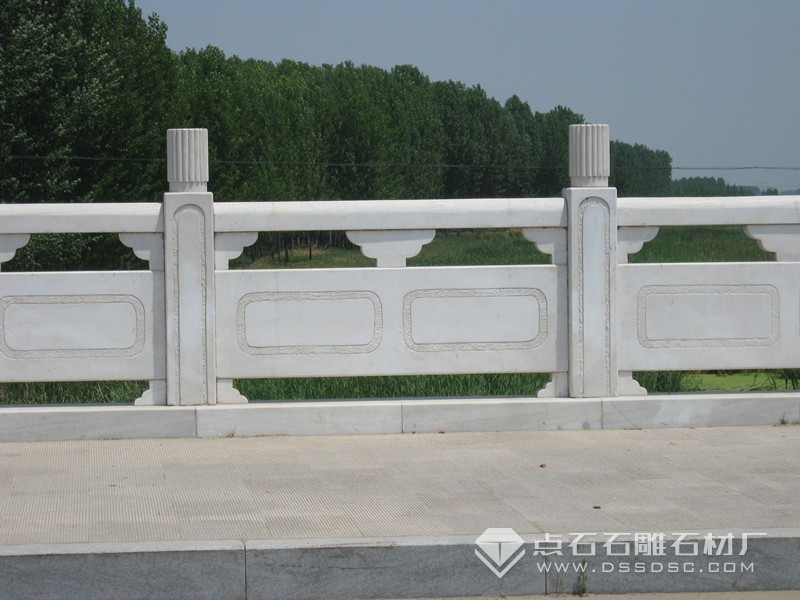 9da27cc2a9ce506a7fb9c533a4b2d44c 汉白玉栏杆 河路石护栏