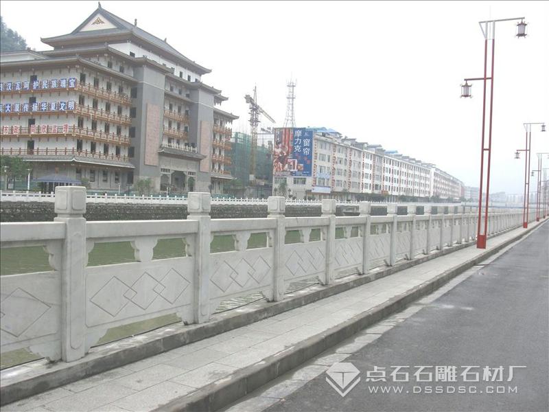 河路护栏